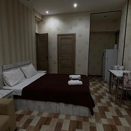 Hotel Tourist ティビリシ エクステリア 写真