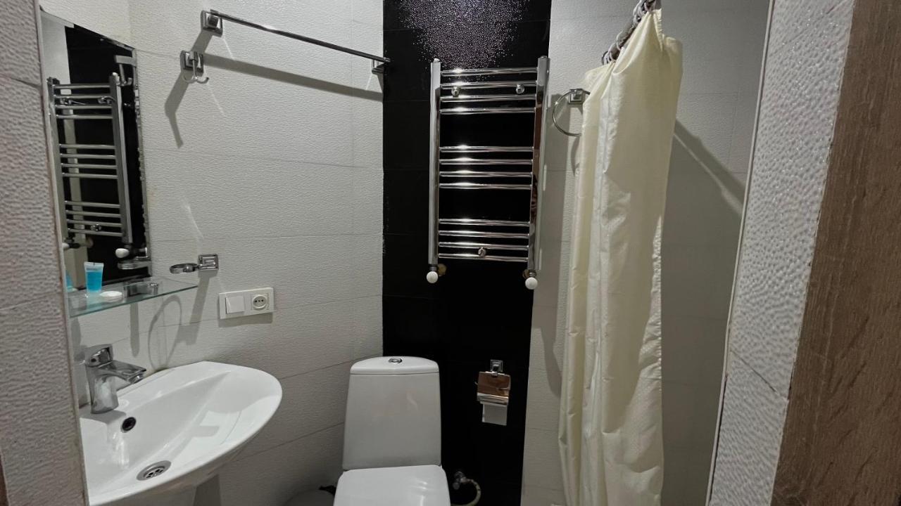 Hotel Tourist ティビリシ エクステリア 写真