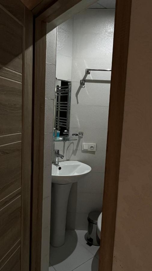 Hotel Tourist ティビリシ エクステリア 写真