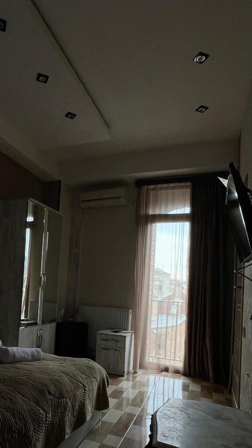 Hotel Tourist ティビリシ エクステリア 写真