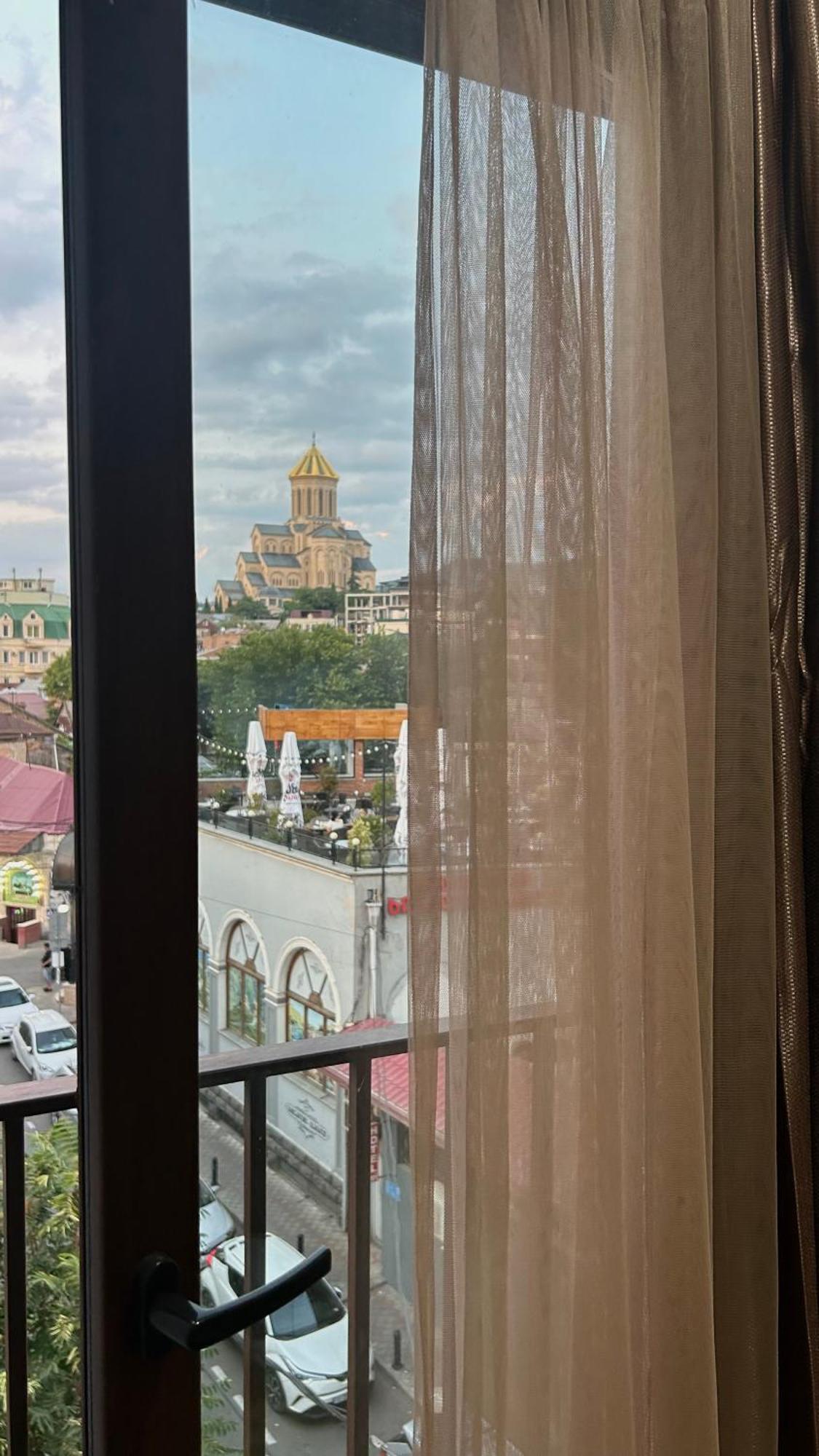 Hotel Tourist ティビリシ エクステリア 写真