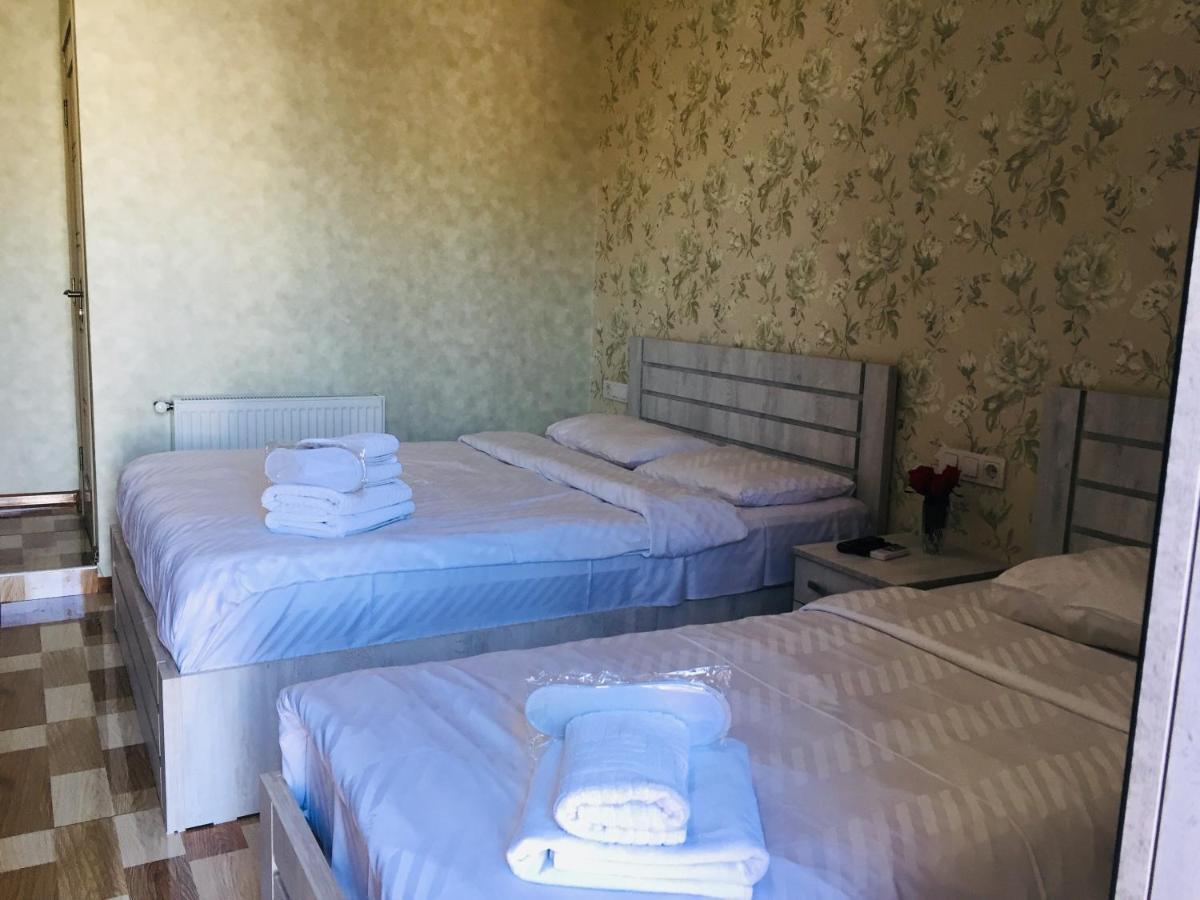 Hotel Tourist ティビリシ エクステリア 写真