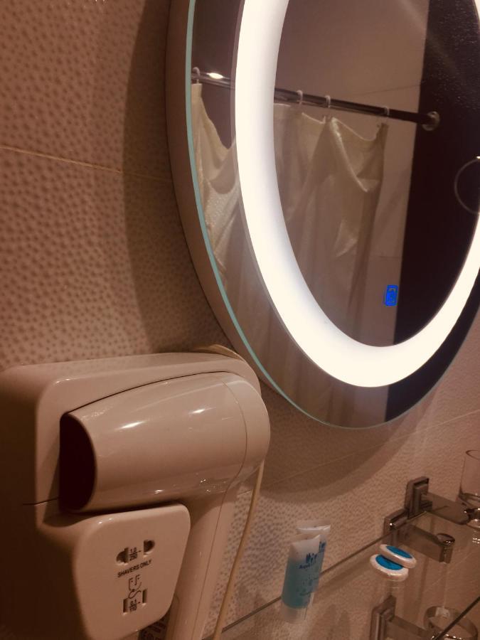 Hotel Tourist ティビリシ エクステリア 写真