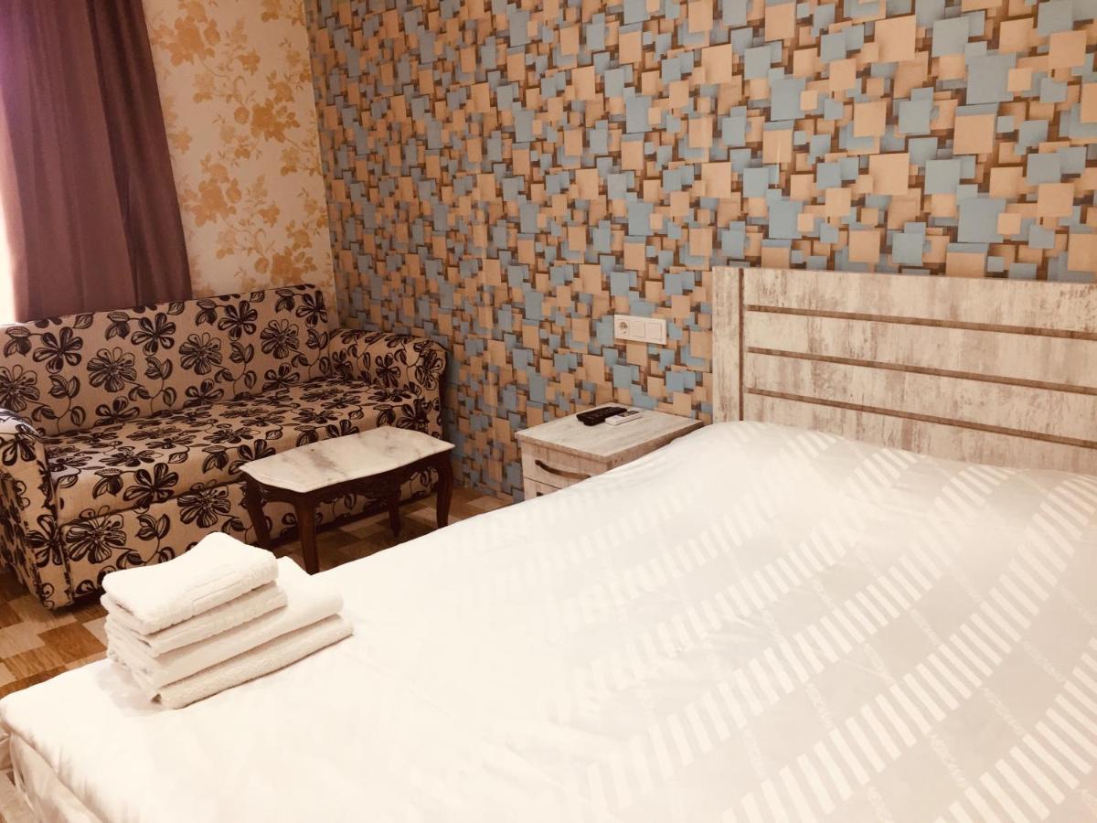 Hotel Tourist ティビリシ エクステリア 写真